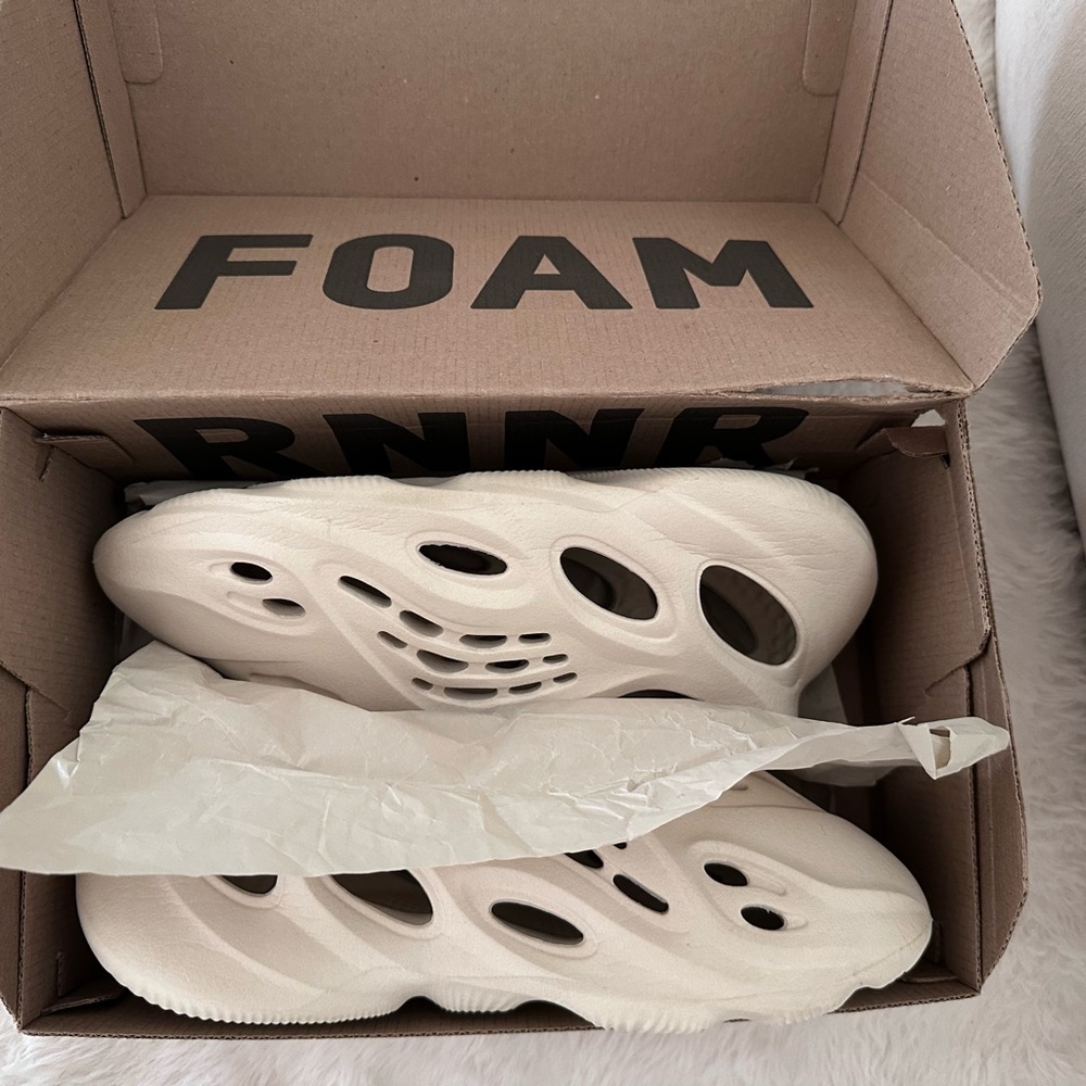 Yeezy Foam Runner Sneakers sand